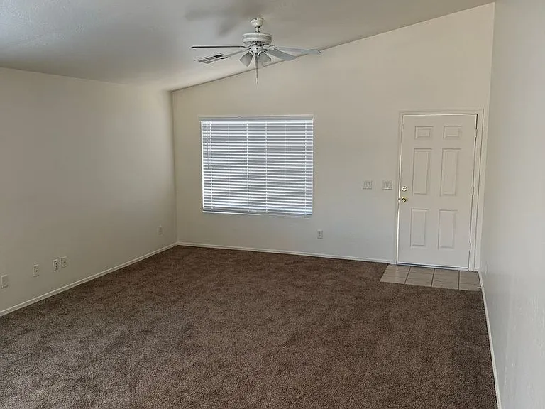 1225 W Darrel Rd — Photo 3