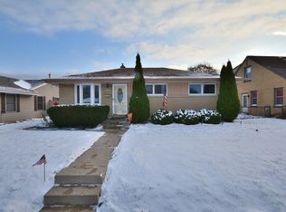 2637 E Armour Ave, Saint Francis, WI 53235
