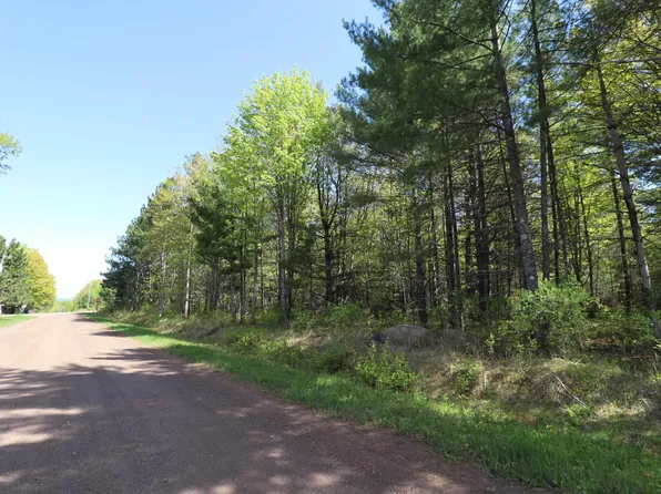 32 Westgate Rd, Washburn, WI 54891