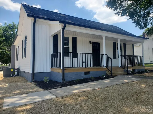 713 Dale Earnhardt Blvd, Kannapolis, NC 28081