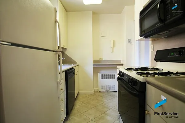 Rented by FirstService Realty (legacy) | media 26