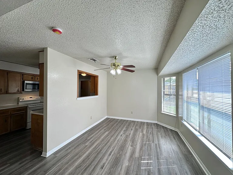 109 S Brook Dr — Photo 11