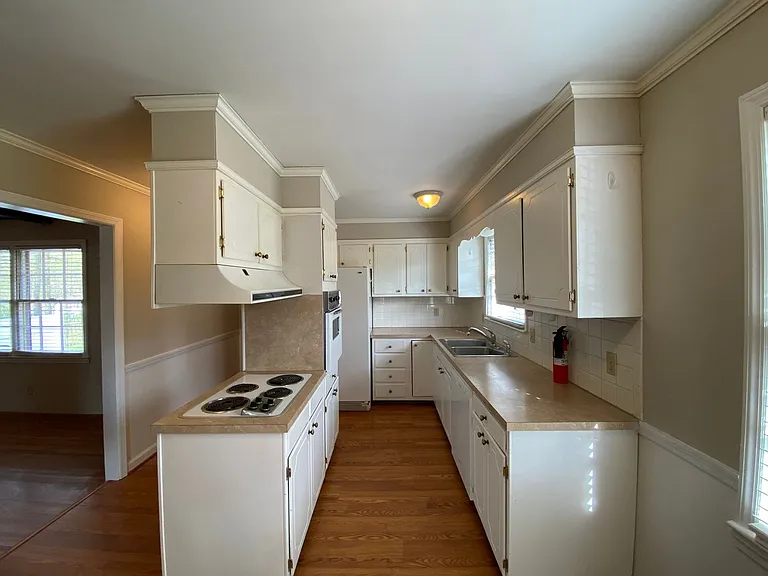 3221 Polo Rd — Photo 2