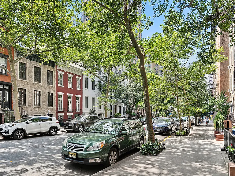 423 E 84th St #PENTHOUSE — Photo 9