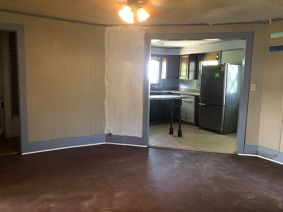 3rd image of 315 S Main Ave