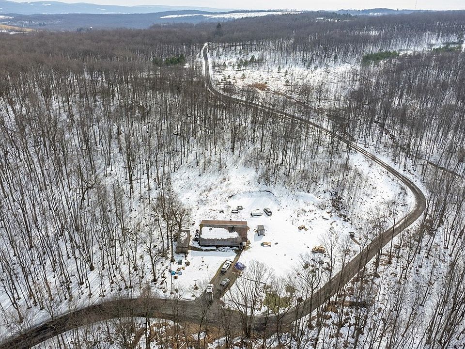 1st image of 660 Clinton Rd