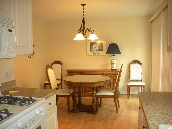 4th image of 166 Drury Ln