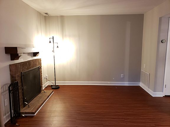 5th image of 225 J Village Ln