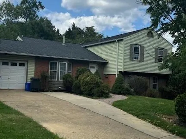 8403 Harker Dr, Potomac, MD 20854