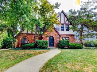 36 W Winthrope Rd, Kansas City, MO 64113