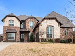 925 Sandy Hl, Burleson, TX 76028