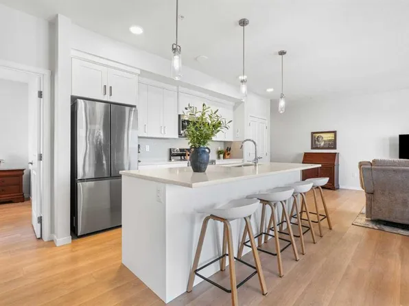 42 W Cranbrook Gdns SE #1203, Calgary, AB T3M 3N9