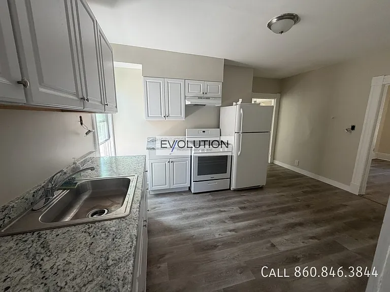 228-230 Franklin Ave #2 — Photo 1
