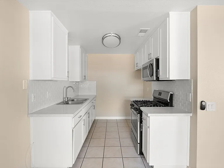 Starlight Ridge Apartments- Yucaipa, CA — Photo 34