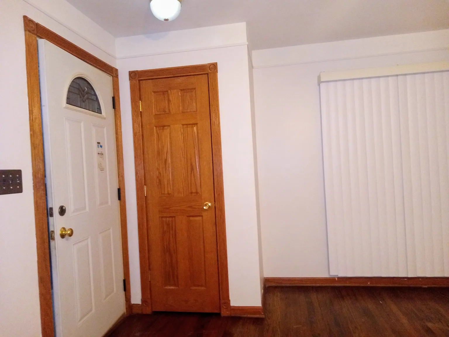 3 bed, 939 sqft, $1,600 — Photo 2