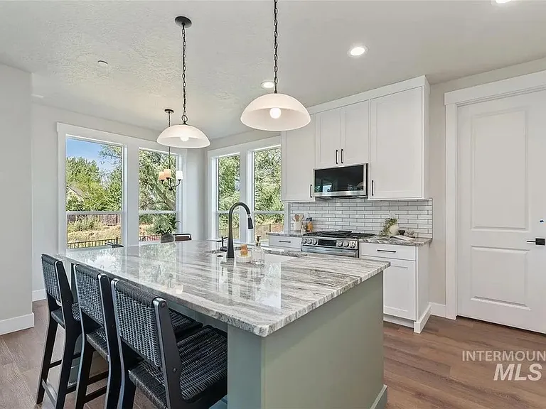 562 Hidden Mill Ct — Photo 9