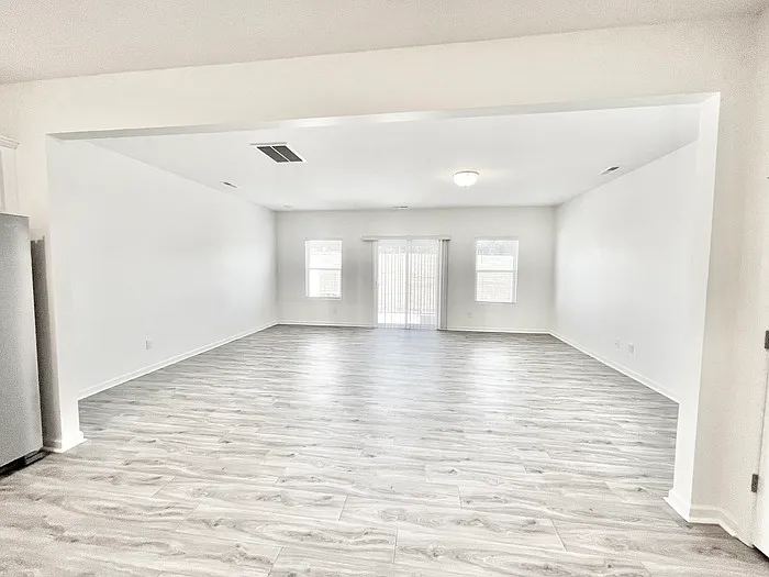 3 bed, 2.5 bath, 1762 sqft, $1,950 — Photo 4