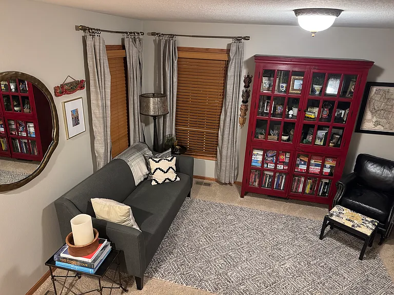 511 NW Benjamin Ct — Photo 8