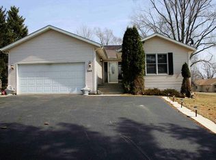 246 Wickshire Dr, Davis, IL 61019