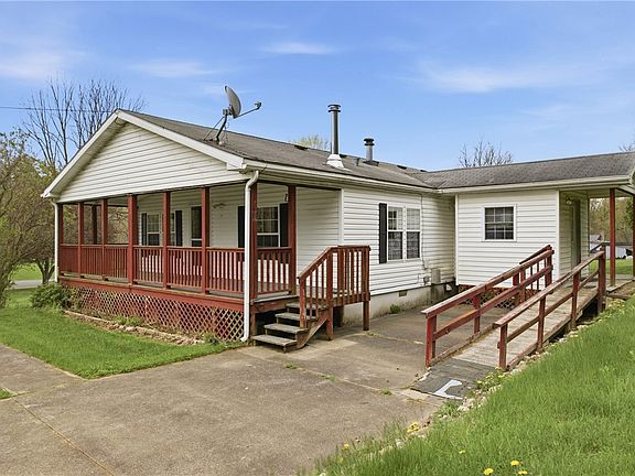3rd image of 823 Glover Rd