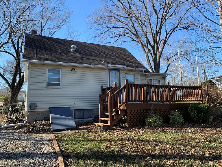 212 Alden St — Photo 10