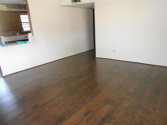 5th image of 109 Caldwell St