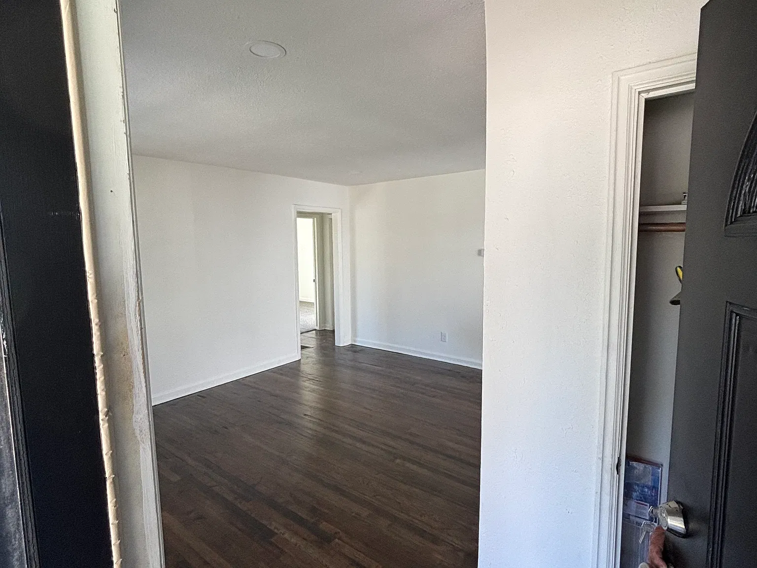 2 bed, 768 sqft, $1,000 — Photo 2