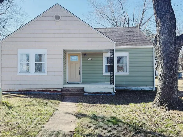 906 High St, Fredericktown, MO 63645