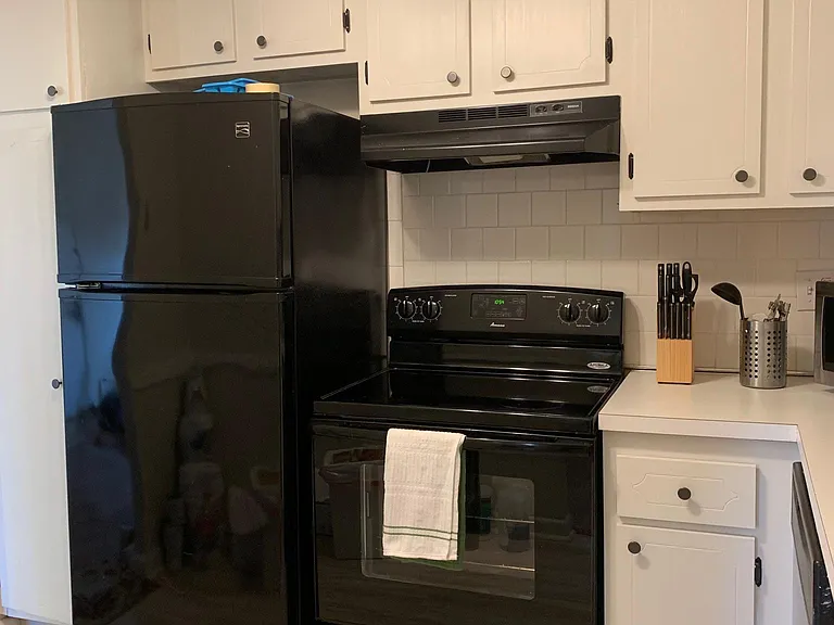 B1 Colonial Dr — Photo 9