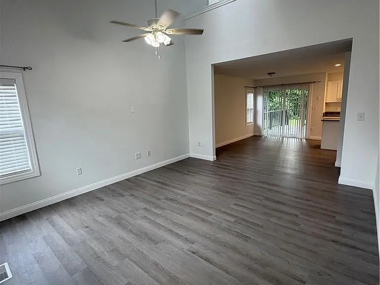 4341 Frontenac Dr — Photo 22