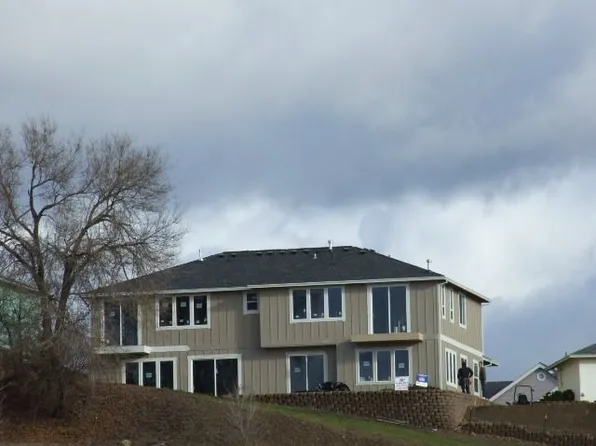 1512 Hartell St, Medford, OR 97504