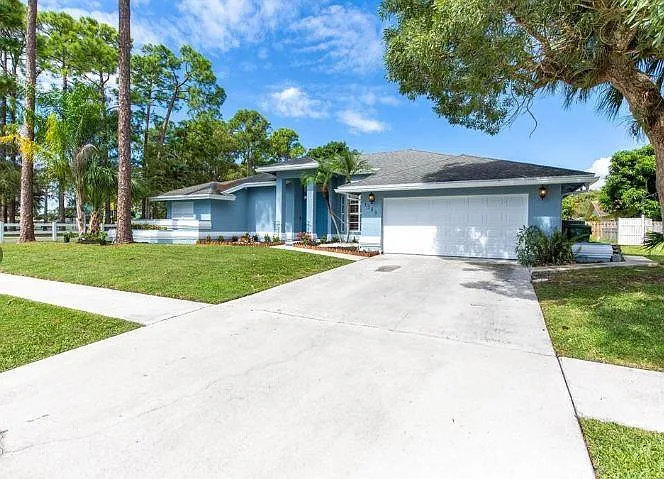 3 bed, 2.0 bath, 2074 sqft, $5,000 — Photo 1