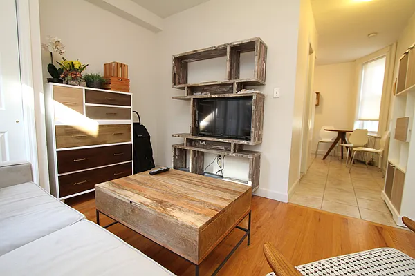 Rented by Bond New York | media 2