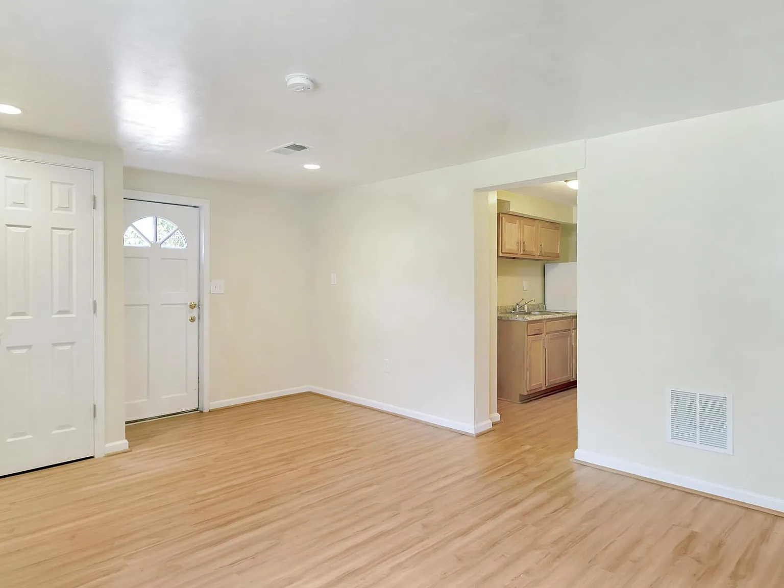 9085 Autoville Dr — Photo 2