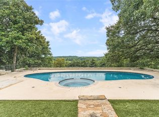 405 Lake Rd, Springdale, AR 72764