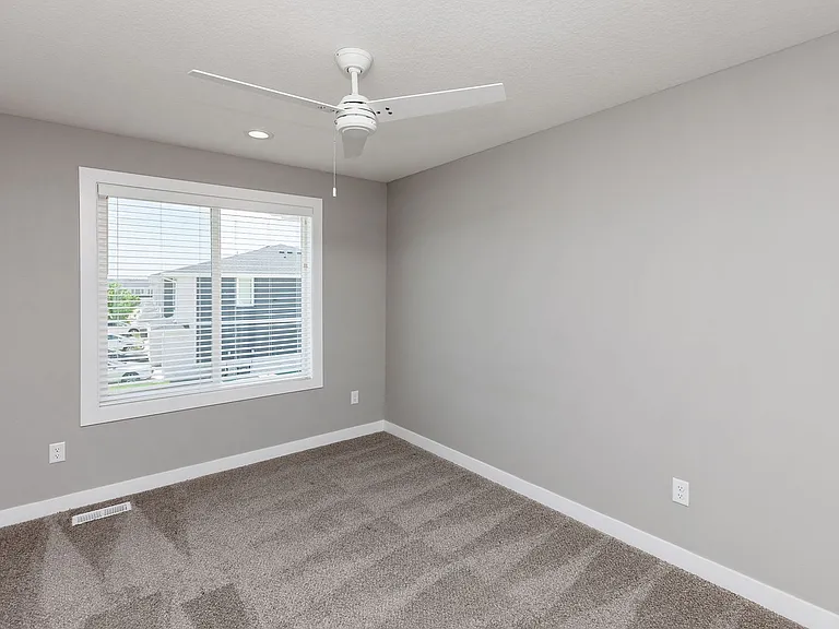 620 SE Westown Pkwy — Photo 23