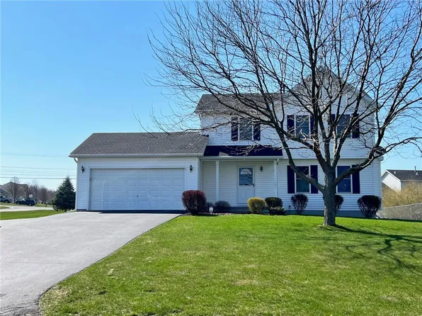5 Reagan Way, West Henrietta, NY 14586