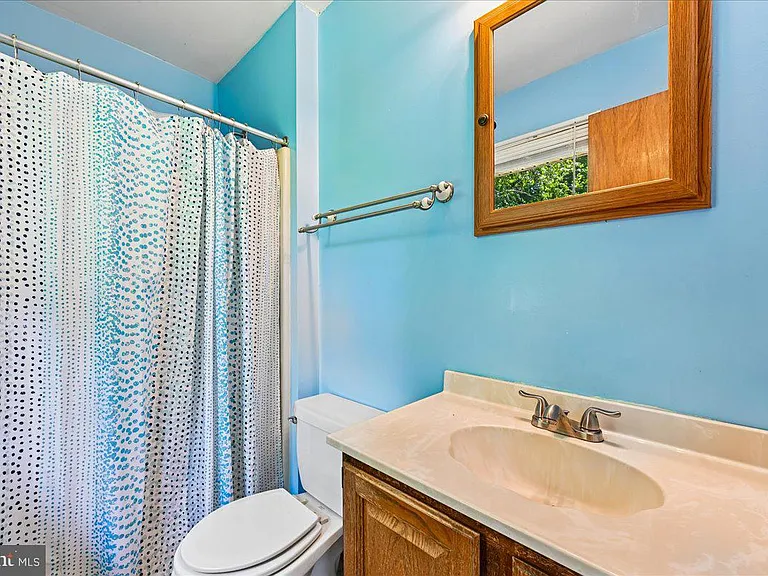 13245 Croom Rd — Photo 35