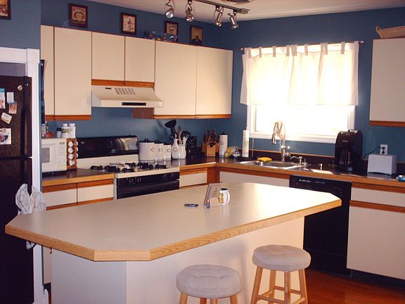 2nd image of 22-24 Brewster Dr