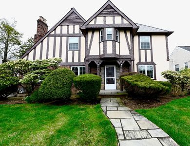 421 N Long Beach Road, Rockville Centre, NY, 11570