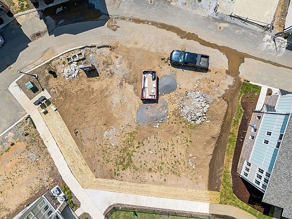 2nd image of 115 Honeywine St