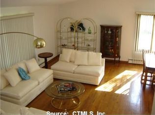 7 Hickory Hill Ln, Branford, CT 06405