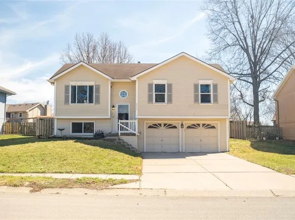 8823 NE 74th Ter, Kansas City, MO 64158