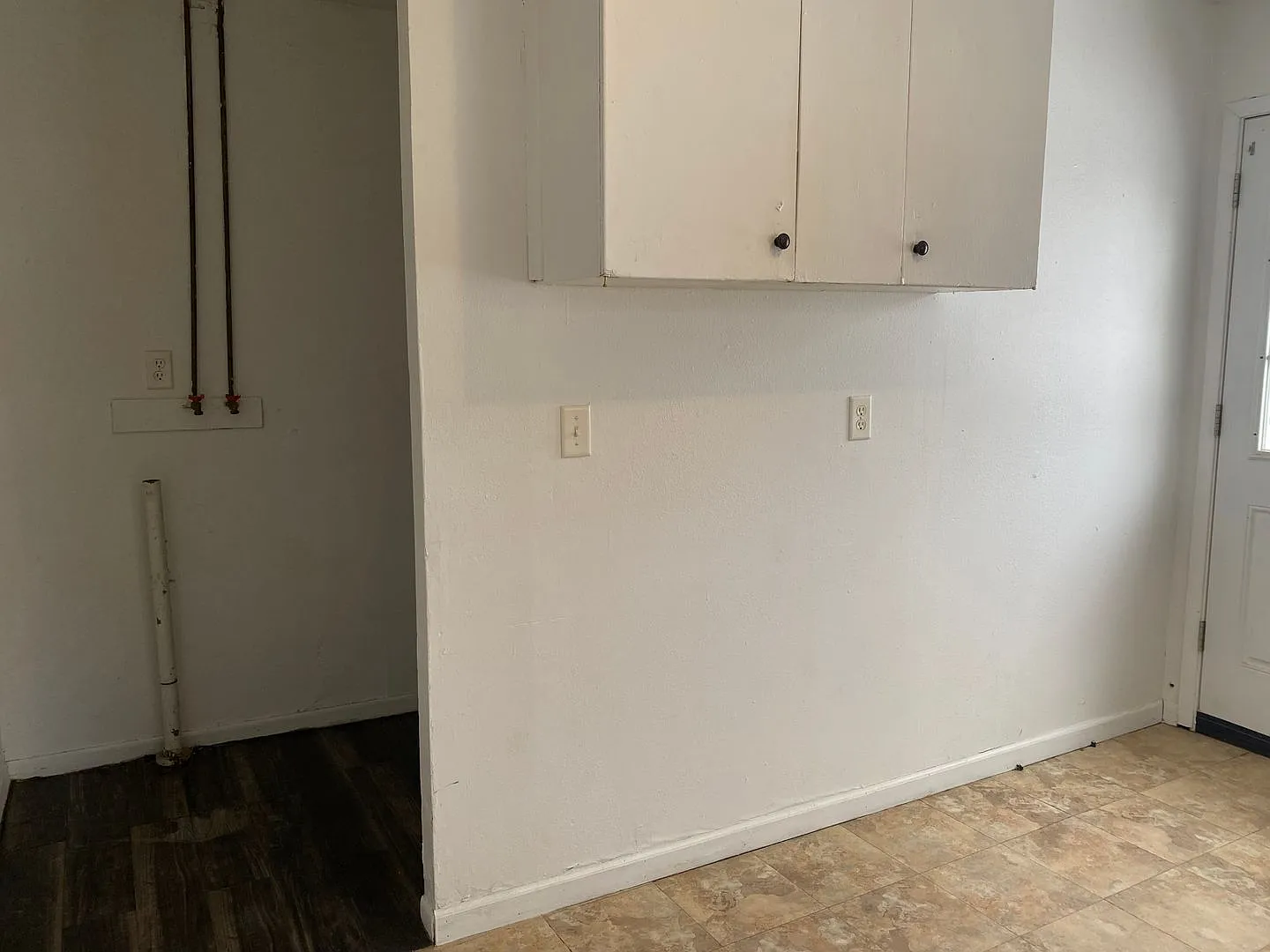 3 Bedroom, 1 Bath Single Level House for Rent 1246 Columbia St Waterloo, IA — Photo 4