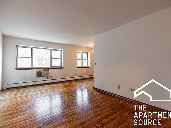5th image of 420 W Aldine Ave APT 402