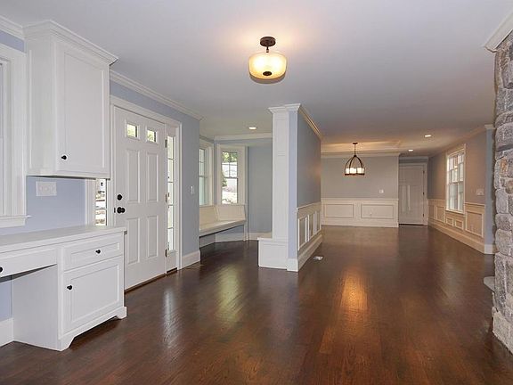 2nd image of 219 Orchard St #219