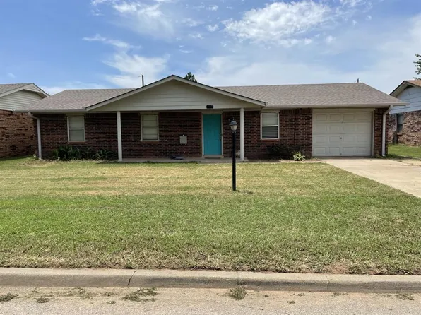 717 N Elm Ave, Geary, OK 73040