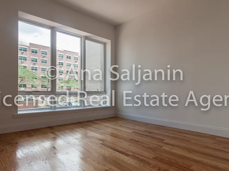 26-11 21st St #4 — Photo 7