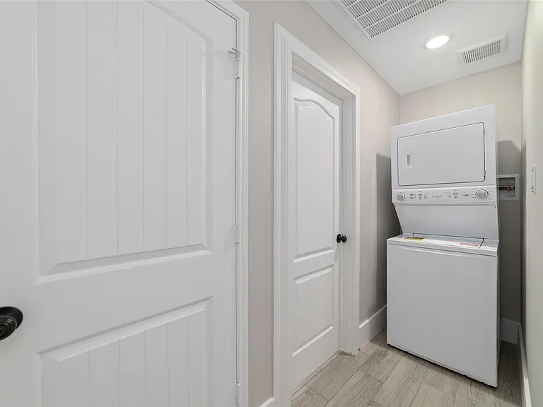 6720 Cathcart Dr — Photo 12