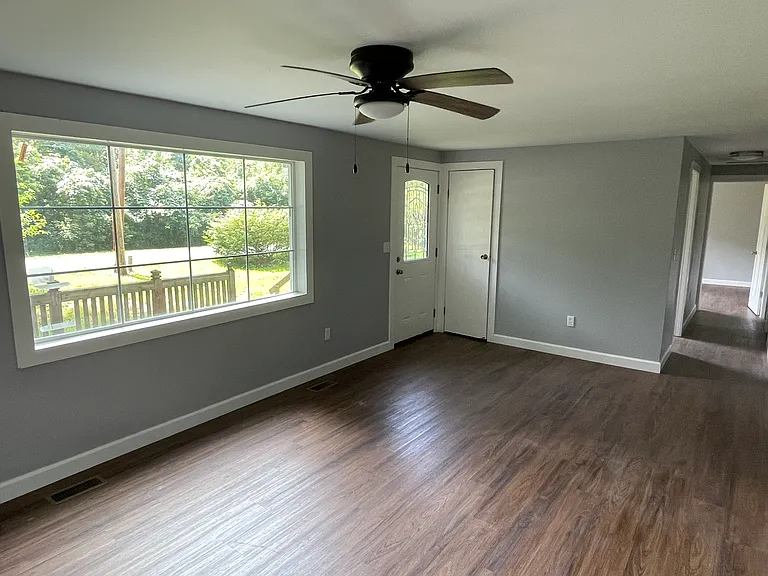 5820 Wynn Rd — Photo 3
